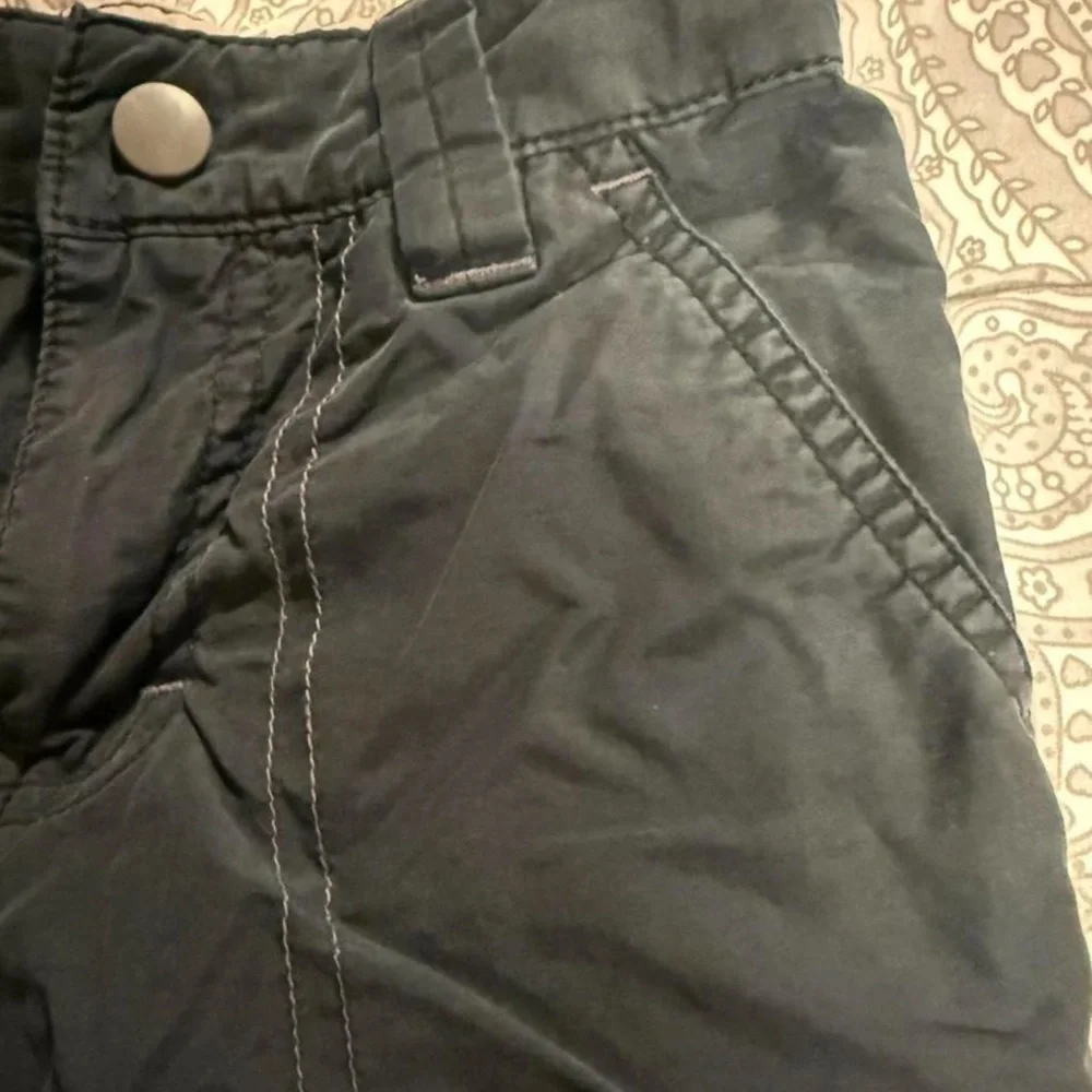 Old Navy Boys Charcoal Gray Convertible Zip-Off Cargo Shorts Size 5